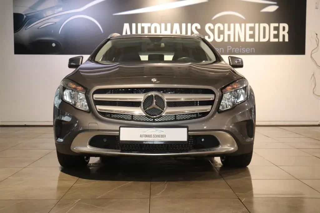 Mercedes-Benz GLA 200 *Erst 70tkm*Automatik*Navi* 06/2014-photo-1