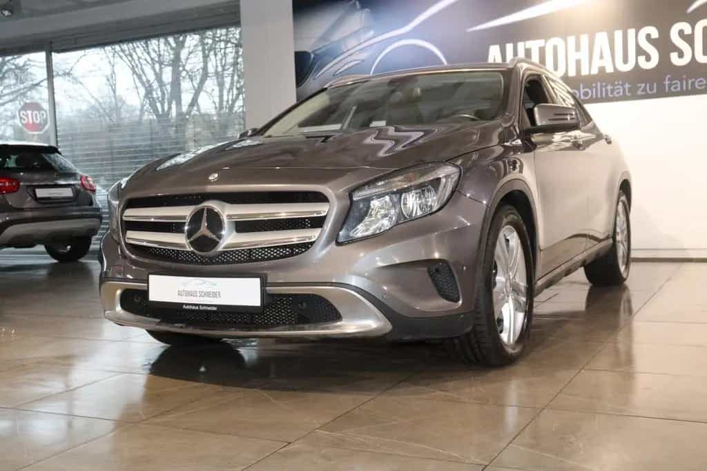 Mercedes-Benz GLA 200 *Erst 70tkm*Automatik*Navi* 06/2014-photo-3