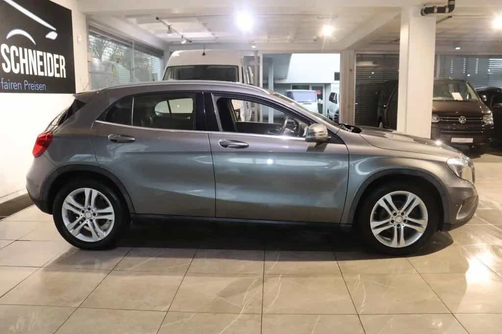 Mercedes-Benz GLA 200 *Erst 70tkm*Automatik*Navi* 06/2014-photo-4