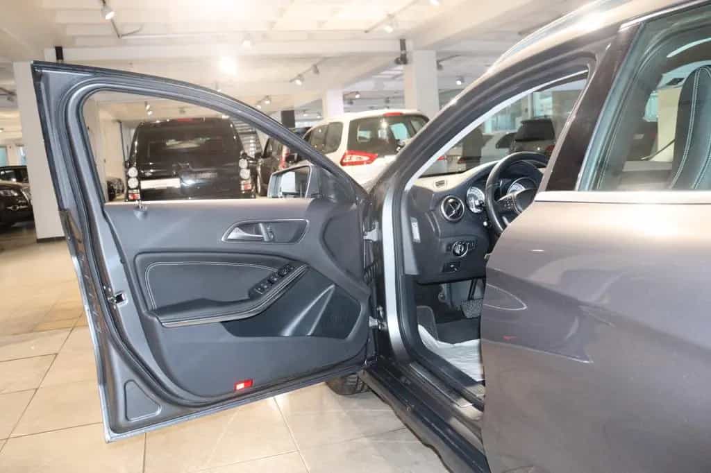 Mercedes-Benz GLA 200 *Erst 70tkm*Automatik*Navi* 06/2014-photo-9
