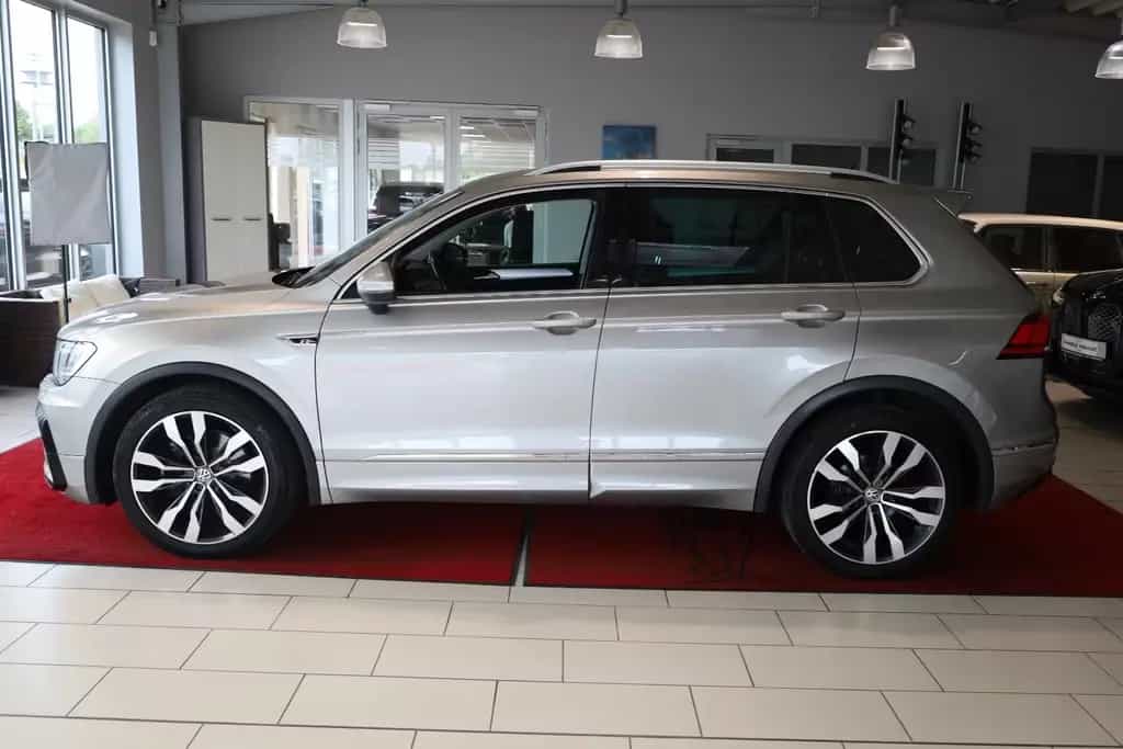 Volkswagen Tiguan 2.0 TSI 4Motion R-LINE*STANDHEIZ.* 12/2019-photo-1