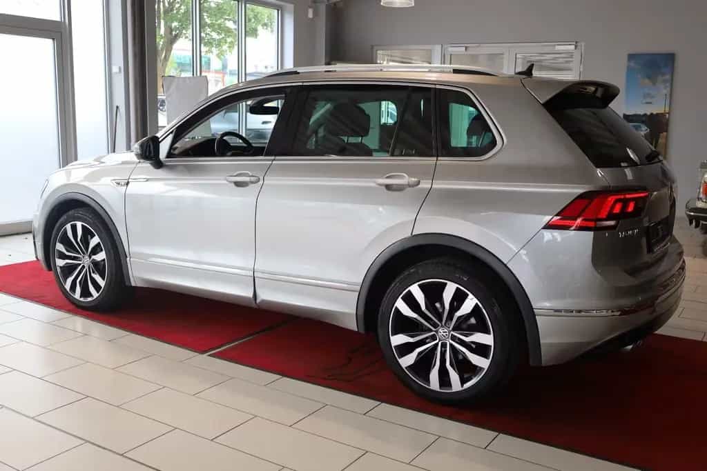 Volkswagen Tiguan 2.0 TSI 4Motion R-LINE*STANDHEIZ.* 12/2019-photo-2