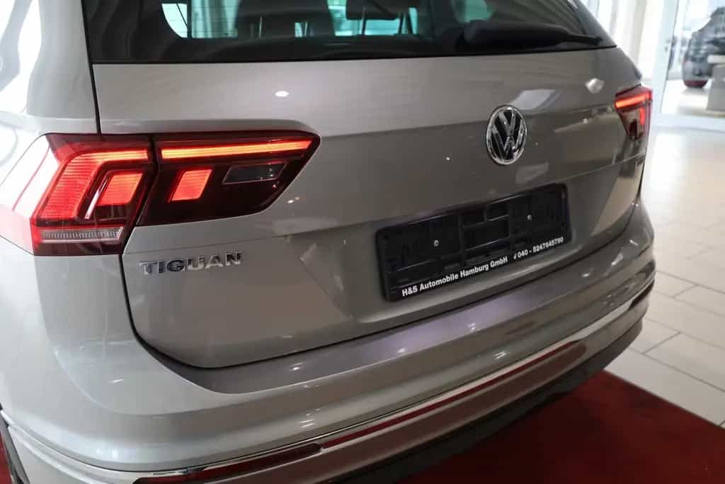Volkswagen Tiguan 2.0 TSI 4Motion R-LINE*STANDHEIZ.* 12/2019-photo-3