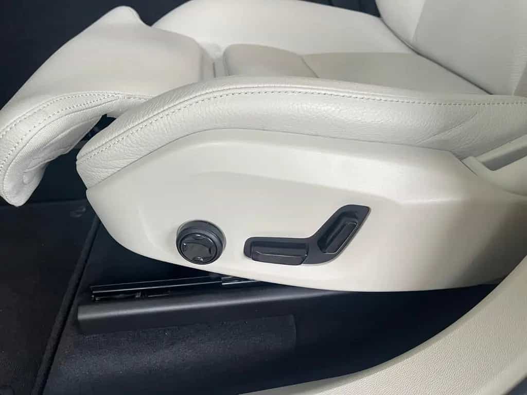 Volvo XC60 2.0 T6 Inscription AWD NAVI*LEDER*AHK 12/2017-photo-11