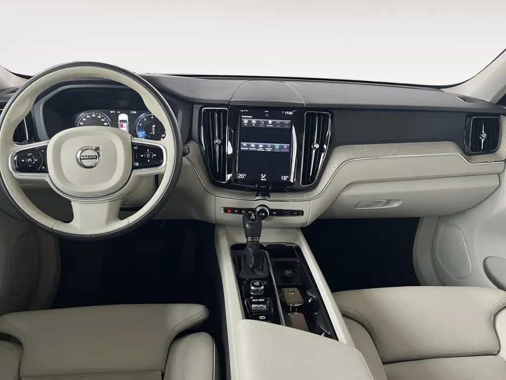 Volvo XC60 2.0 T6 Inscription AWD NAVI*LEDER*AHK 12/2017-photo-13