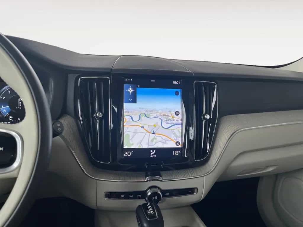 Volvo XC60 2.0 T6 Inscription AWD NAVI*LEDER*AHK 12/2017-photo-24