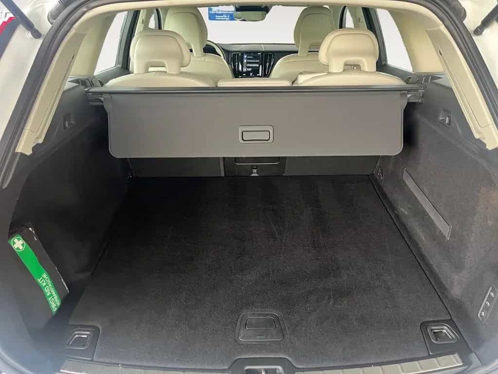 Volvo XC60 2.0 T6 Inscription AWD NAVI*LEDER*AHK 12/2017-photo-33