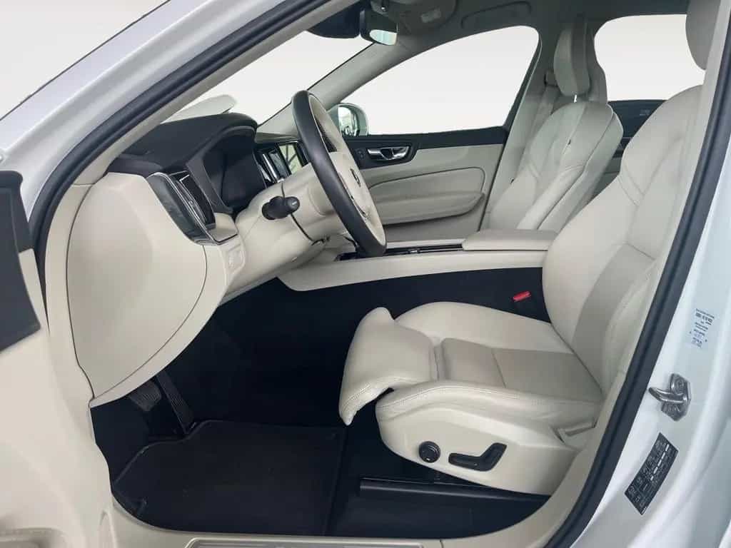 Volvo XC60 2.0 T6 Inscription AWD NAVI*LEDER*AHK 12/2017-photo-8