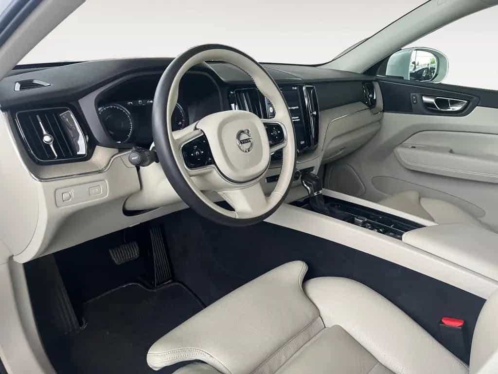 Volvo XC60 2.0 T6 Inscription AWD NAVI*LEDER*AHK 12/2017-photo-9