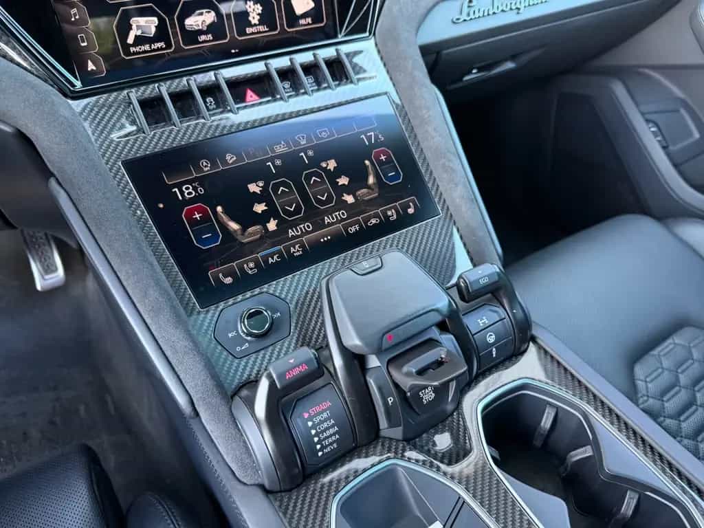 Lamborghini Urus BIG CARBON/4-SEAT/BLACK MAGNO/PANO/ANIMA 06/2021-photo-20