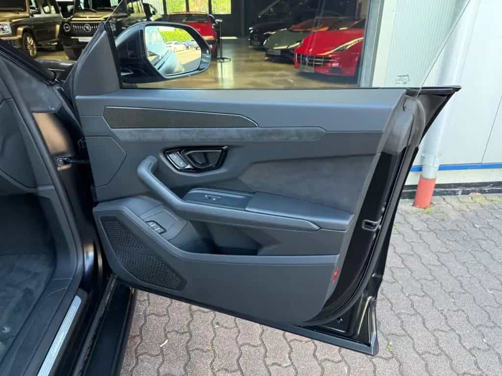 Lamborghini Urus BIG CARBON/4-SEAT/BLACK MAGNO/PANO/ANIMA 06/2021-photo-27