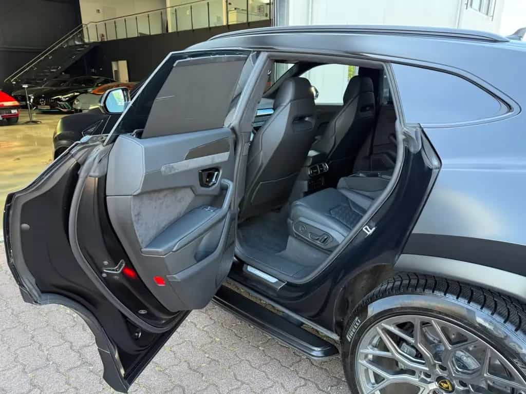 Lamborghini Urus BIG CARBON/4-SEAT/BLACK MAGNO/PANO/ANIMA 06/2021-photo-32
