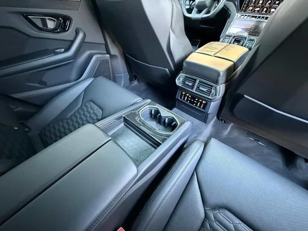 Lamborghini Urus BIG CARBON/4-SEAT/BLACK MAGNO/PANO/ANIMA 06/2021-photo-37