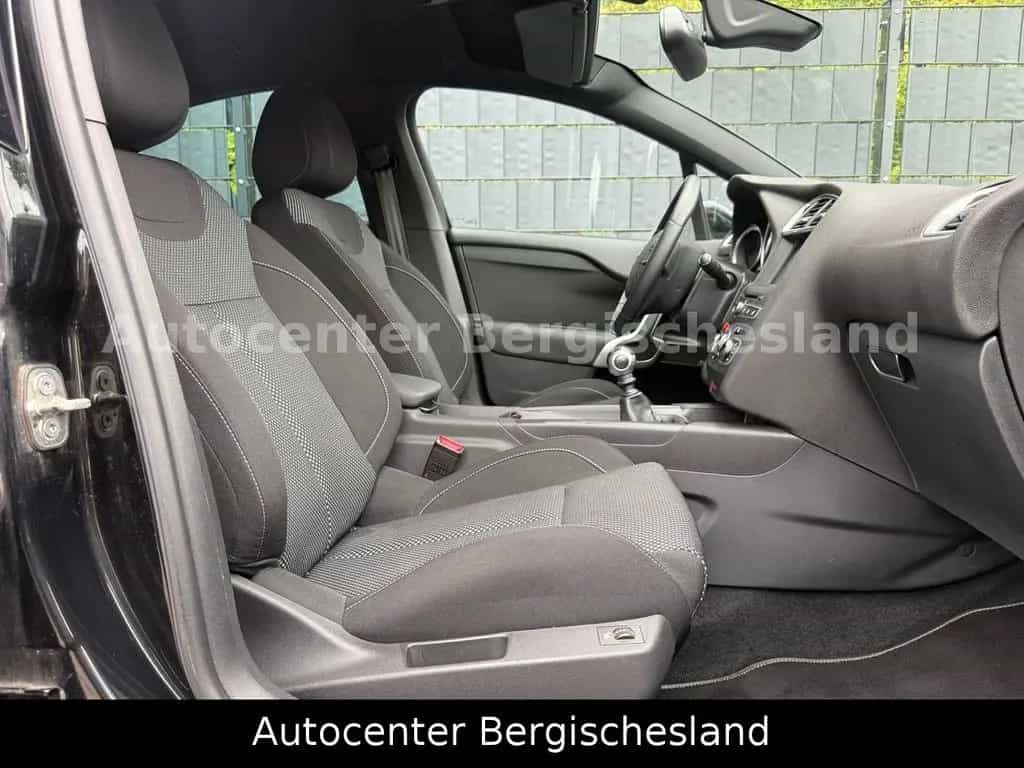 DS Automobiles DS4 DS 4 Crossback 08/2017-photo-23
