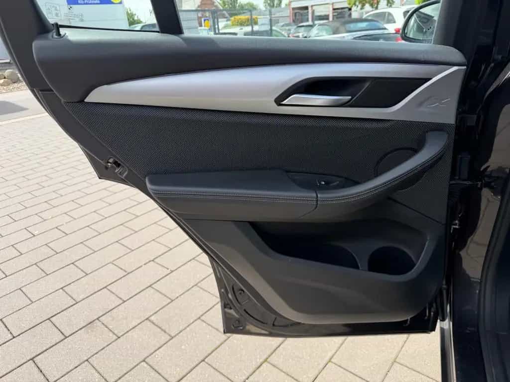 BMW X3 2.0 xDrive Advantage*KAMERA*NAVI*LED*AHK*TOP* 01/2019-photo-22