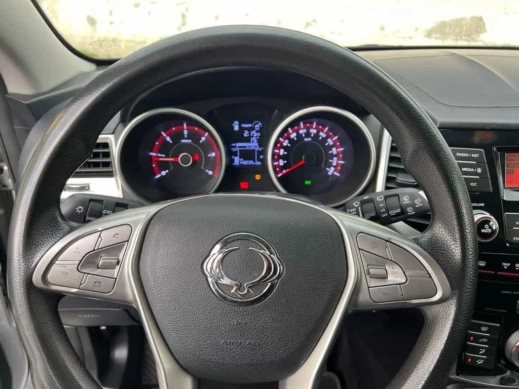 Ssangyong Tivoli 1.6d 2WD Be 02/2016-photo-12