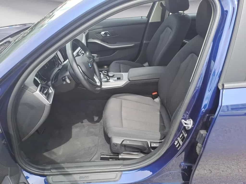 BMW 320 d Advantage Aut. Klimaaut. Komfortzugang PDC 08/2019-photo-6