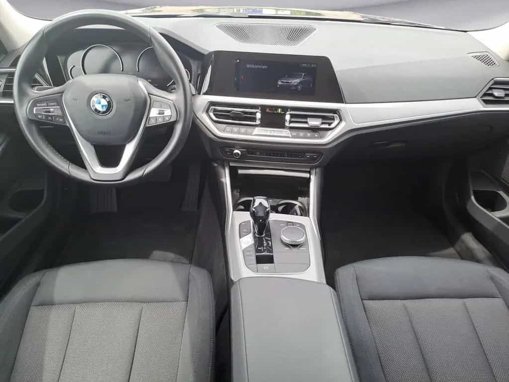 BMW 320 d Advantage Aut. Klimaaut. Komfortzugang PDC 08/2019-photo-9