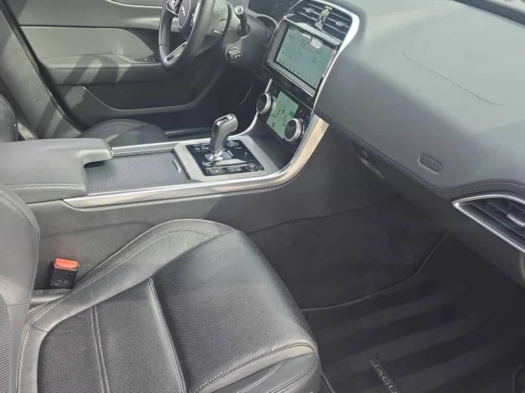 Jaguar XE D180 SE AT8 |1.HAND|LEDER|E-SITZE|MATRIX-LED| 01/2020-photo-13