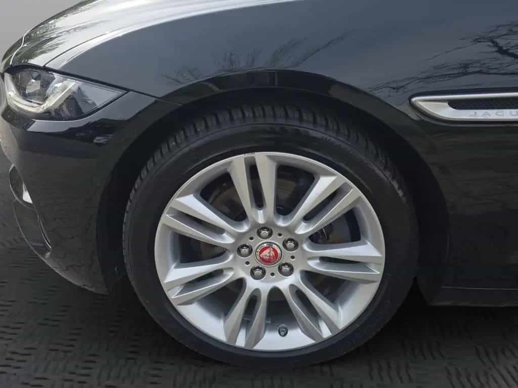 Jaguar XE D180 SE AT8 |1.HAND|LEDER|E-SITZE|MATRIX-LED| 01/2020-photo-21
