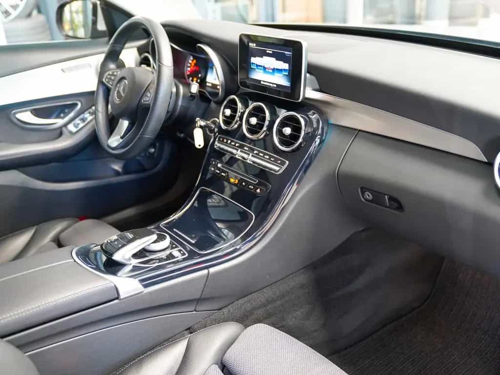 Mercedes-Benz C 200 T AVANTGARDE LED Intelligent Light AHK 07/2017-photo-10