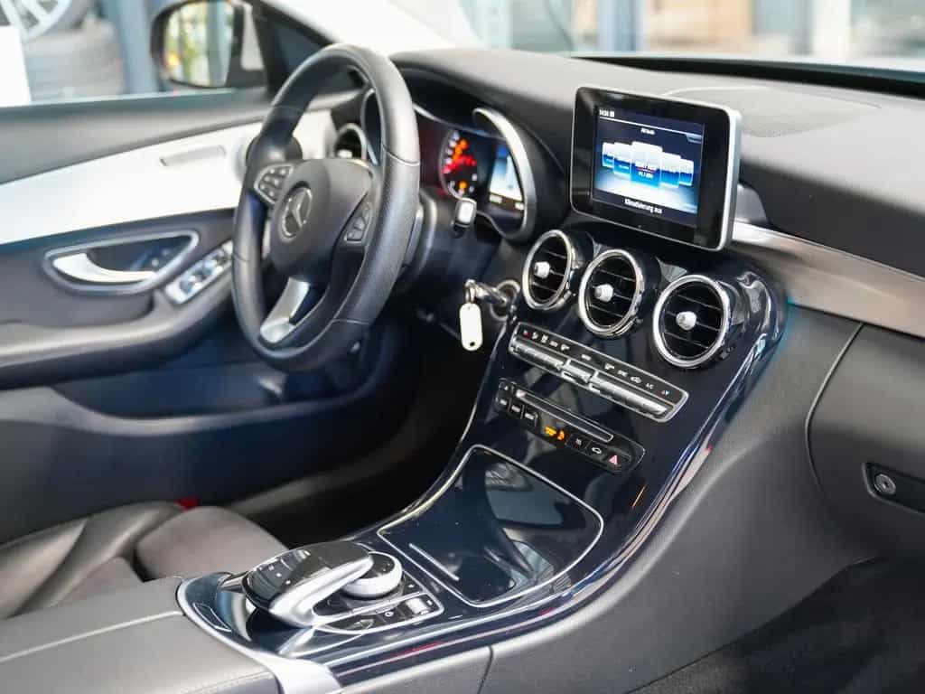 Mercedes-Benz C 200 T AVANTGARDE LED Intelligent Light AHK 07/2017-photo-11