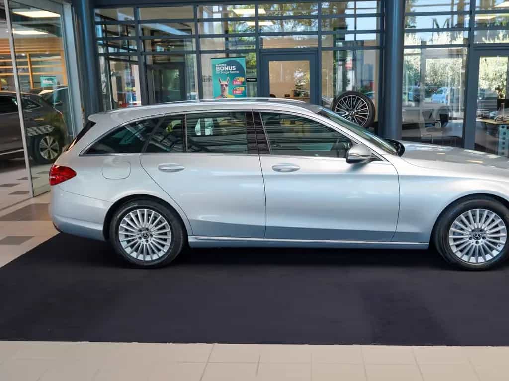 Mercedes-Benz C 200 T AVANTGARDE LED Intelligent Light AHK 07/2017-photo-2