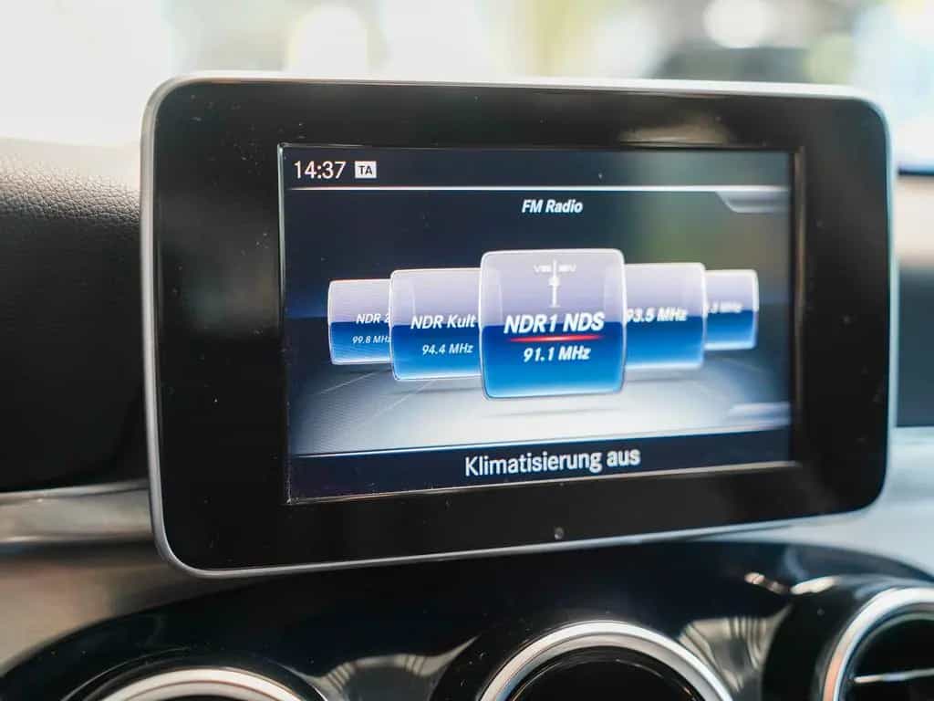 Mercedes-Benz C 200 T AVANTGARDE LED Intelligent Light AHK 07/2017-photo-20