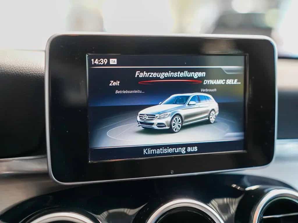 Mercedes-Benz C 200 T AVANTGARDE LED Intelligent Light AHK 07/2017-photo-22