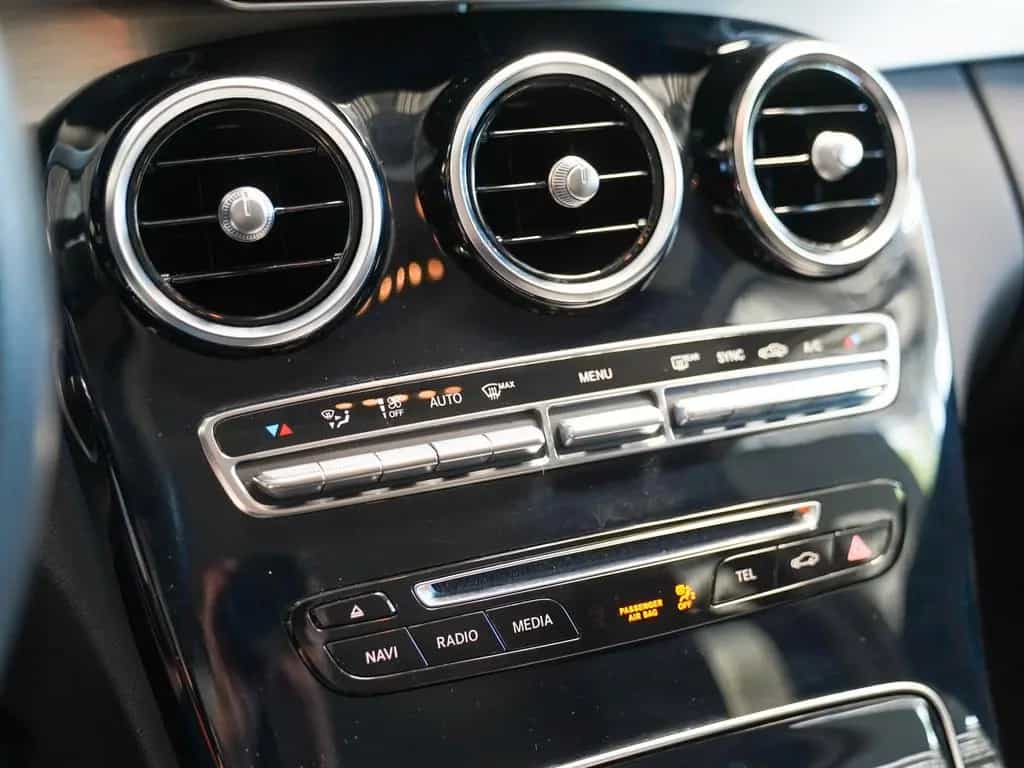 Mercedes-Benz C 200 T AVANTGARDE LED Intelligent Light AHK 07/2017-photo-23