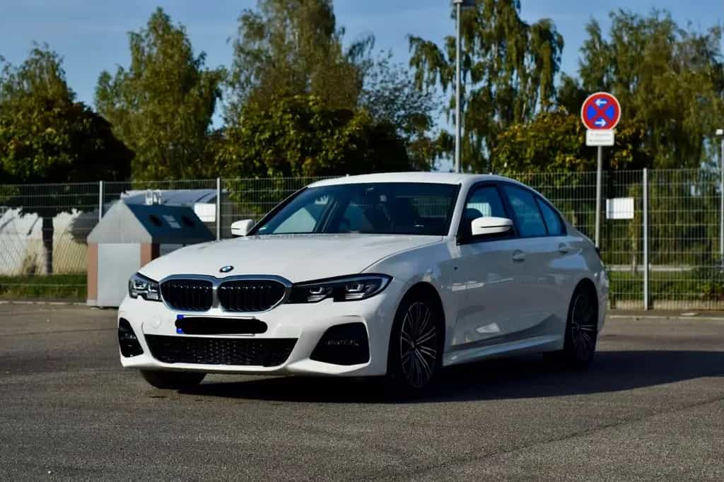BMW 320 d M Sport Automatik G20 SCHECKHEFT bei BMW 07/2020-photo-0