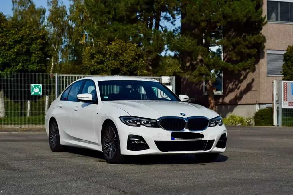 BMW 320 d M Sport Automatik G20 SCHECKHEFT bei BMW 07/2020-photo-1