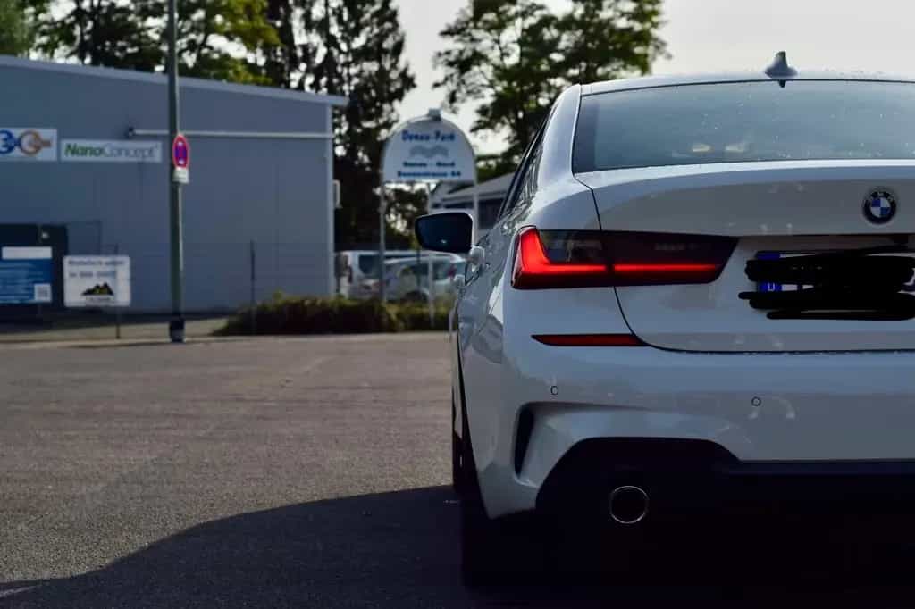 BMW 320 d M Sport Automatik G20 SCHECKHEFT bei BMW 07/2020-photo-2