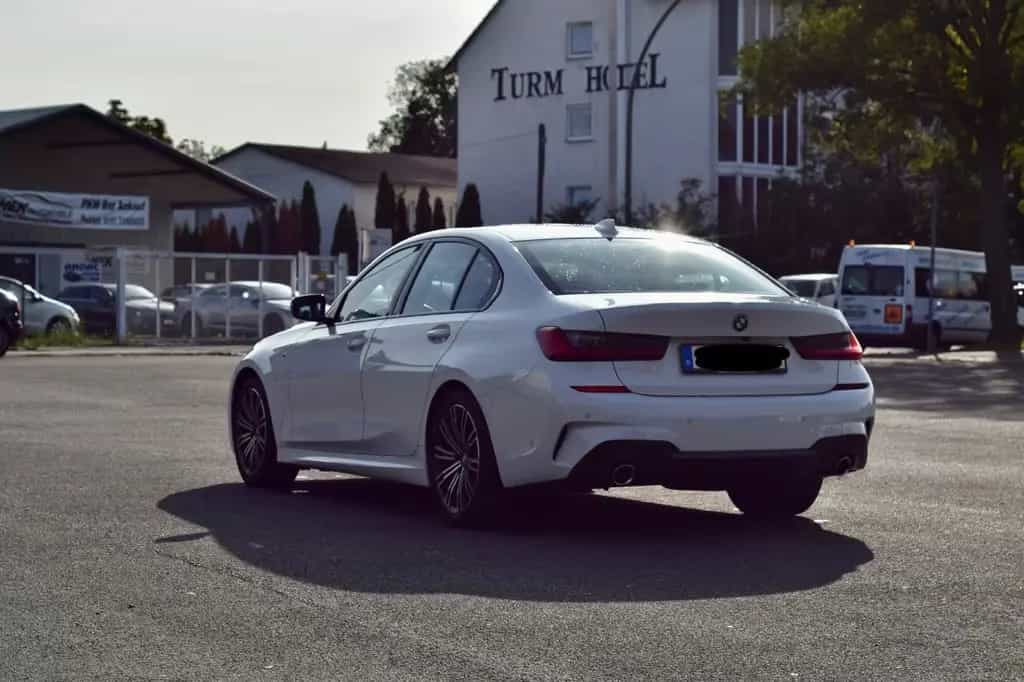 BMW 320 d M Sport Automatik G20 SCHECKHEFT bei BMW 07/2020-photo-3