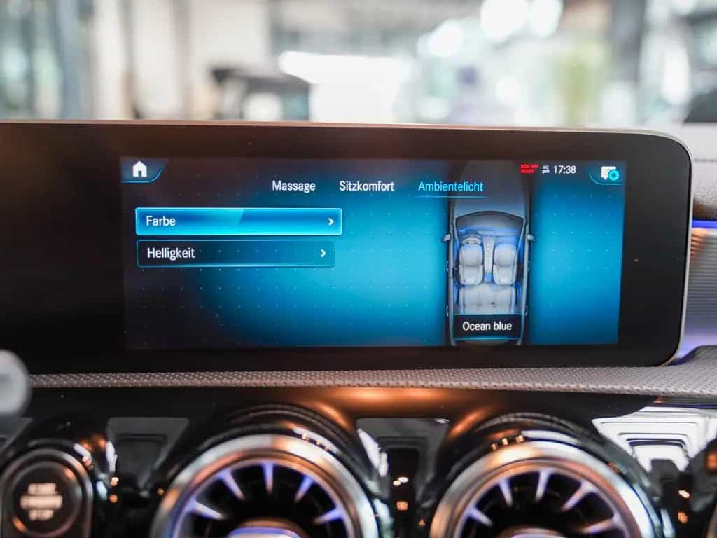 Mercedes-Benz A 180 d Progressive Leder Head-up Fahrassist 360 03/2018-photo-20