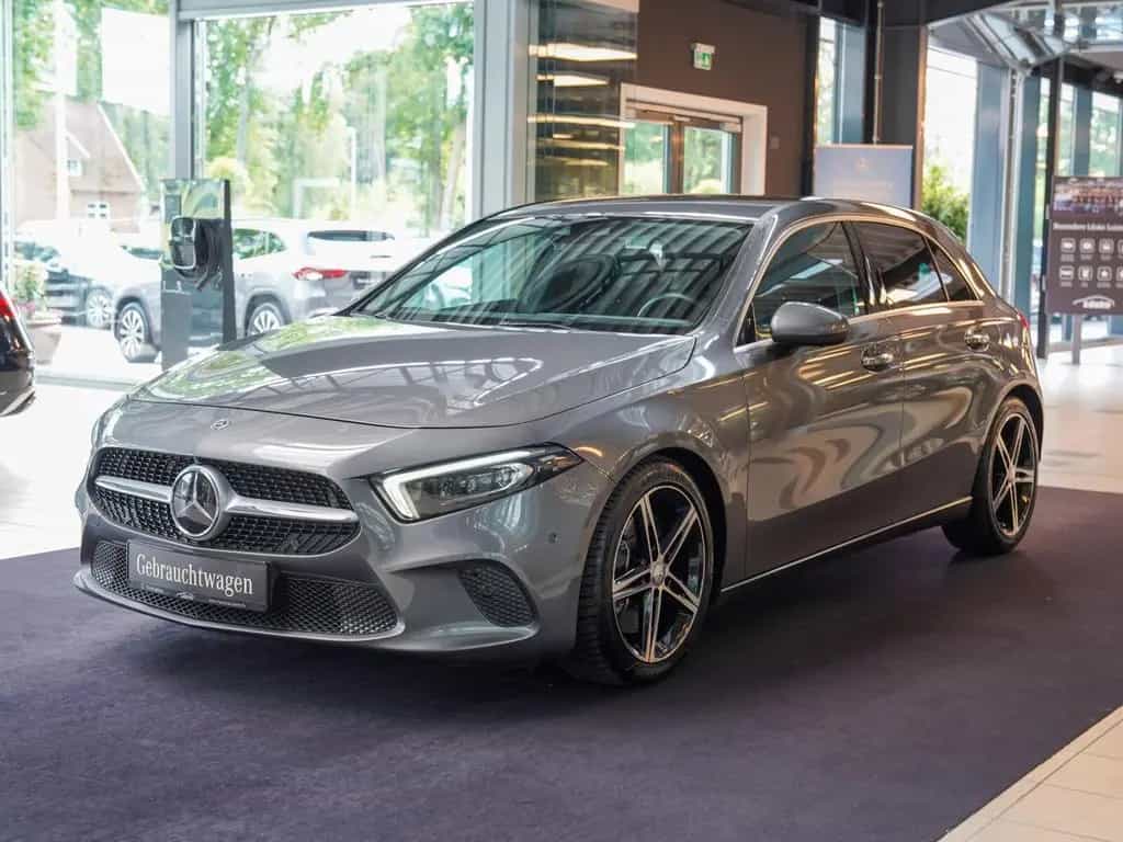 Mercedes-Benz A 180 d Progressive Leder Head-up Fahrassist 360 03/2018-photo-4