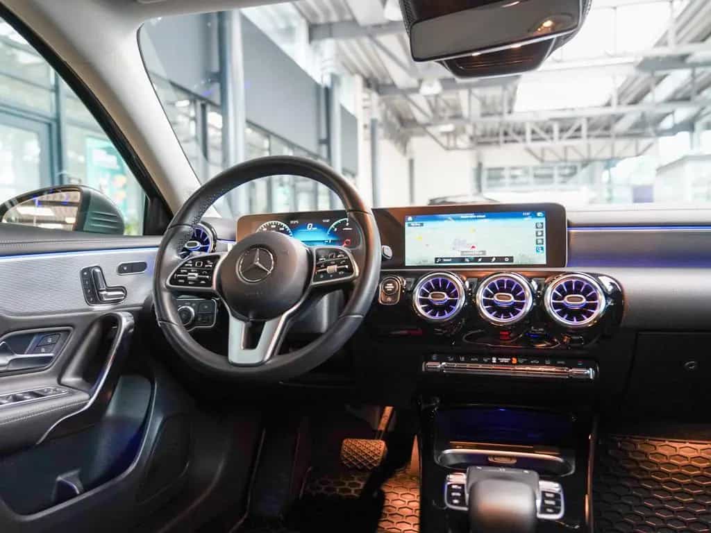 Mercedes-Benz A 180 d Progressive Leder Head-up Fahrassist 360 03/2018-photo-9
