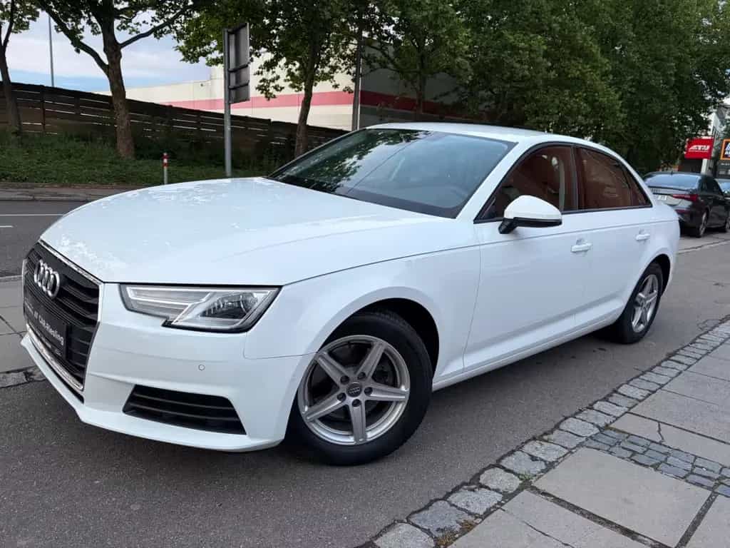 Audi A4 Lim.AUTOMATI/PDC/KAMERA/TEMPOMA/I HAND 10/2017-photo-1