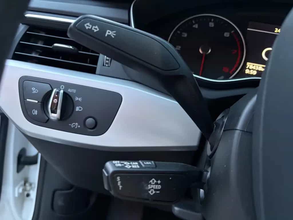 Audi A4 Lim.AUTOMATI/PDC/KAMERA/TEMPOMA/I HAND 10/2017-photo-13