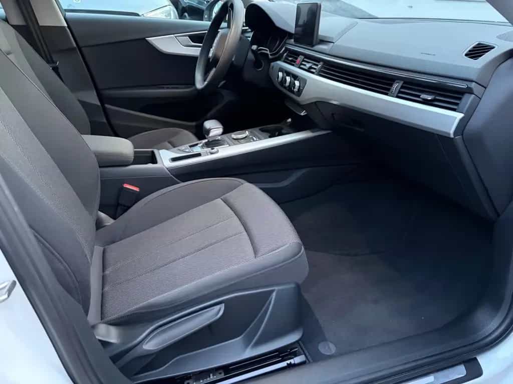 Audi A4 Lim.AUTOMATI/PDC/KAMERA/TEMPOMA/I HAND 10/2017-photo-17