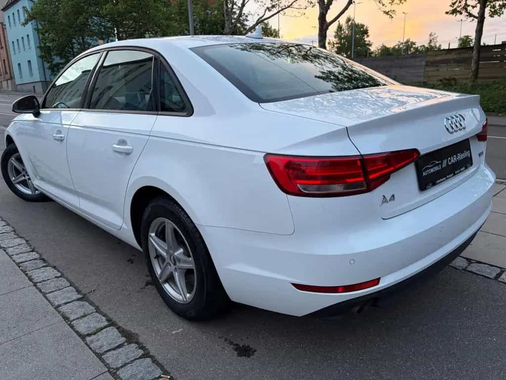 Audi A4 Lim.AUTOMATI/PDC/KAMERA/TEMPOMA/I HAND 10/2017-photo-23