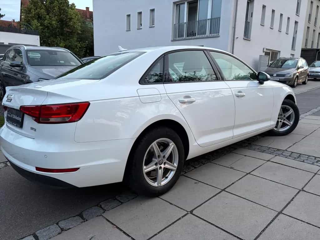 Audi A4 Lim.AUTOMATI/PDC/KAMERA/TEMPOMA/I HAND 10/2017-photo-25