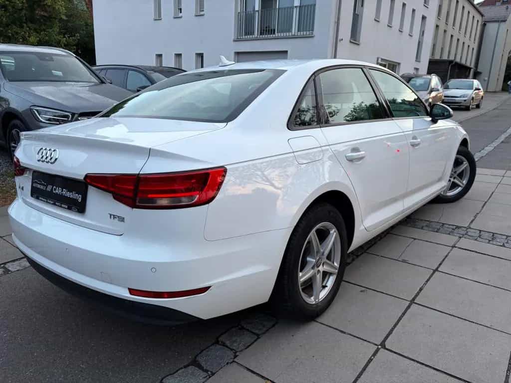 Audi A4 Lim.AUTOMATI/PDC/KAMERA/TEMPOMA/I HAND 10/2017-photo-26