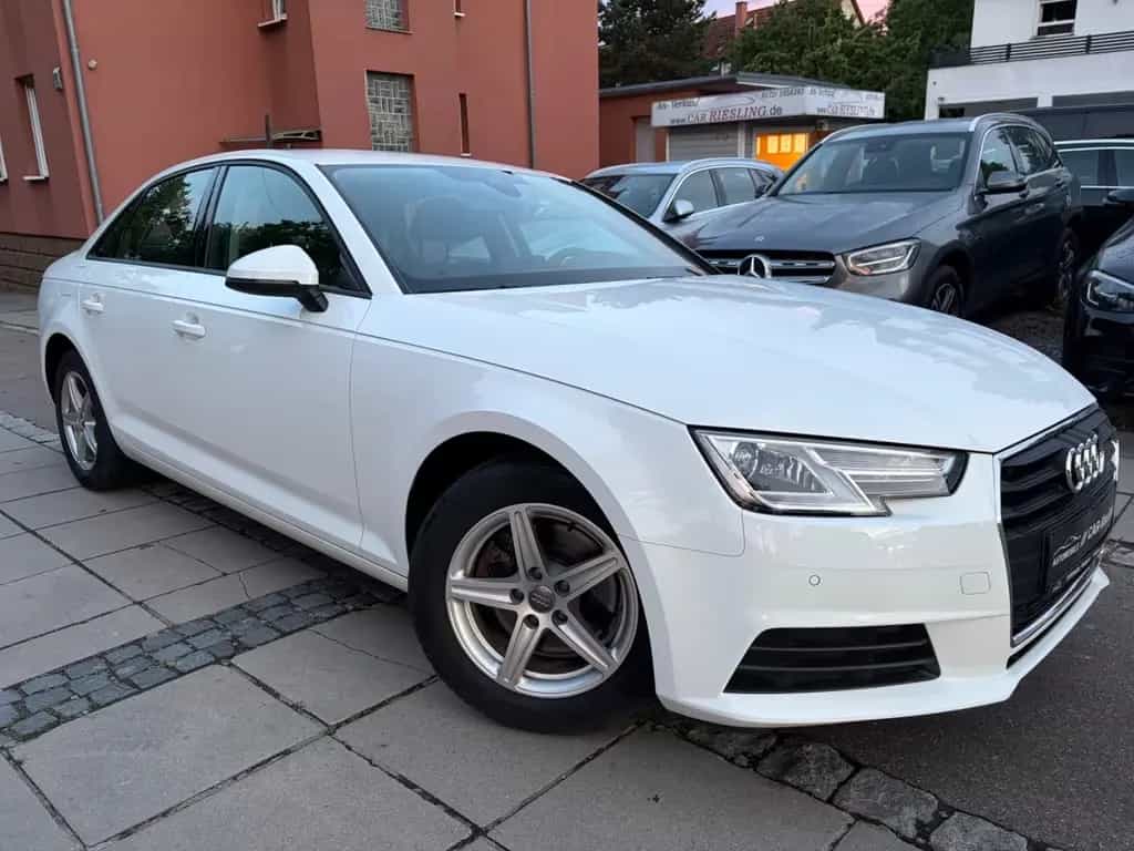 Audi A4 Lim.AUTOMATI/PDC/KAMERA/TEMPOMA/I HAND 10/2017-photo-3