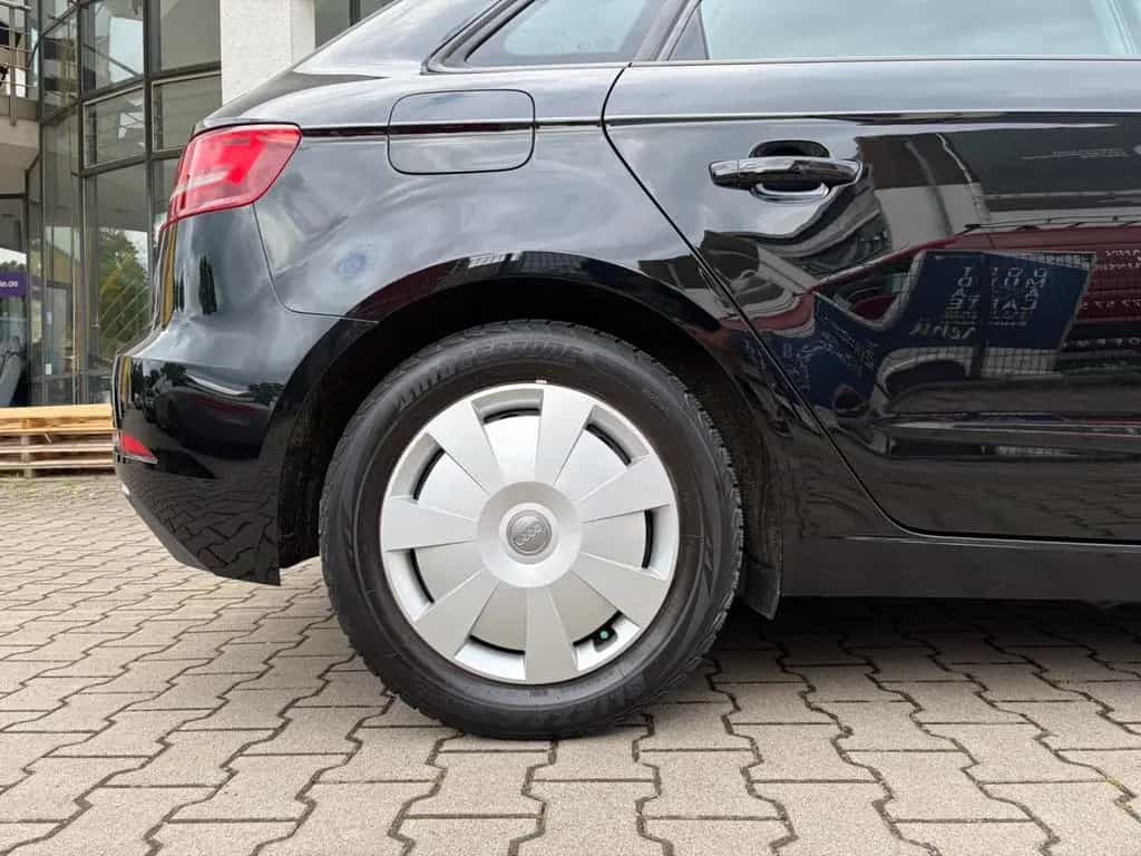 Audi A3 Sportback 35 TFSI sport Navi Xenon Klimaaut 11/2018-photo-10