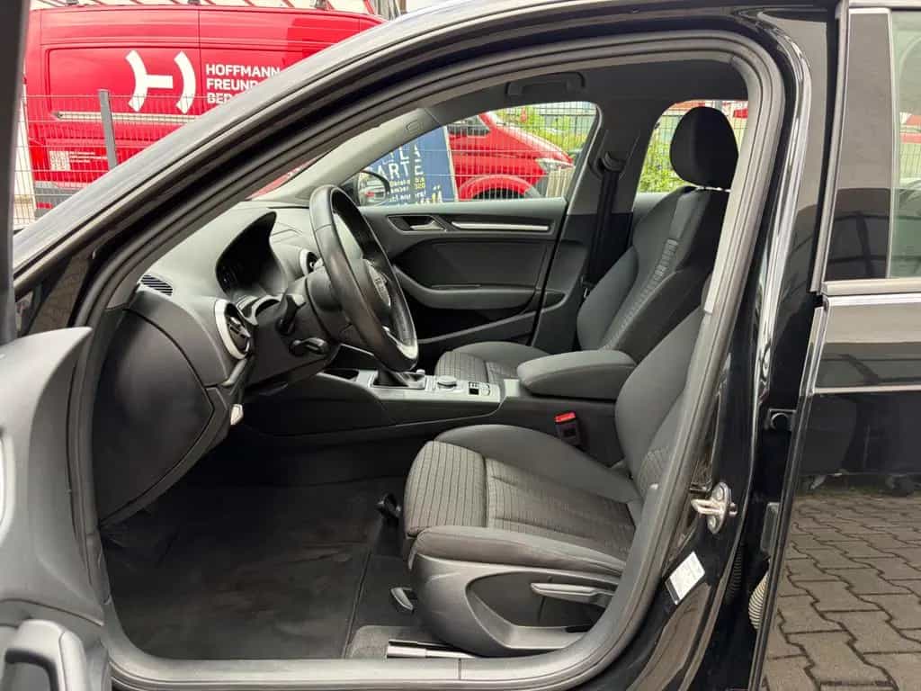 Audi A3 Sportback 35 TFSI sport Navi Xenon Klimaaut 11/2018-photo-19