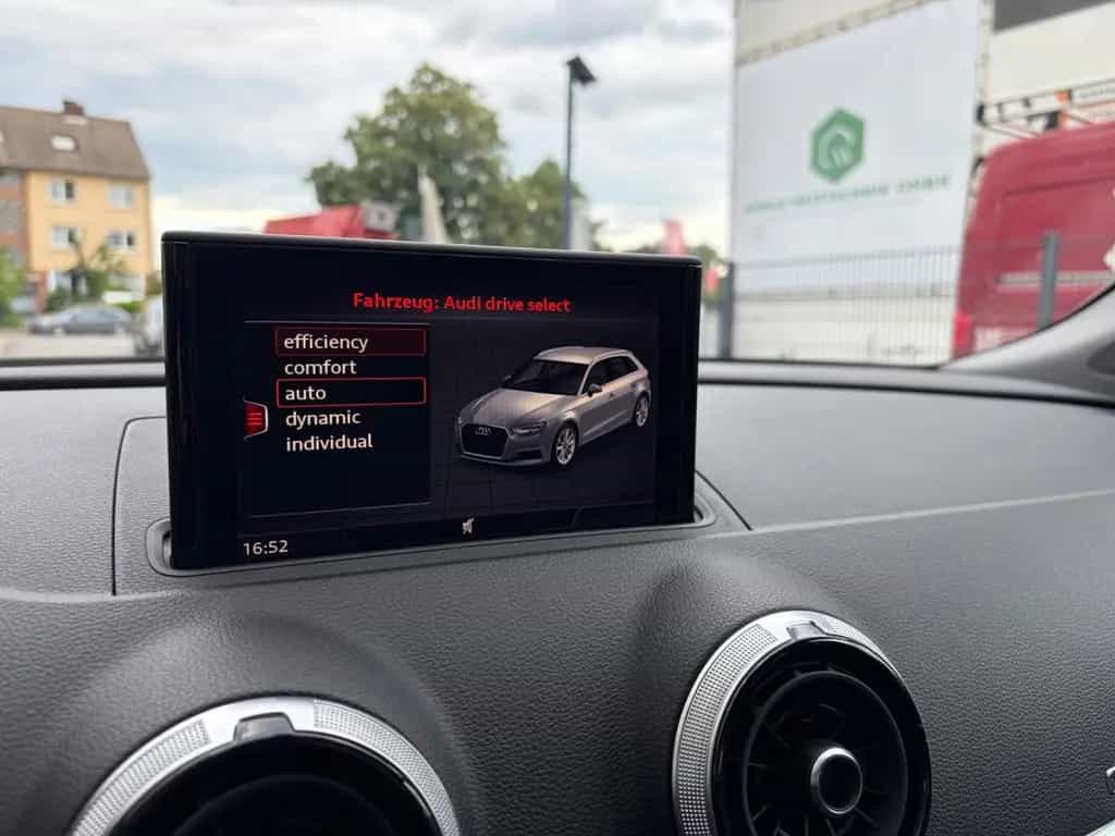 Audi A3 Sportback 35 TFSI sport Navi Xenon Klimaaut 11/2018-photo-32