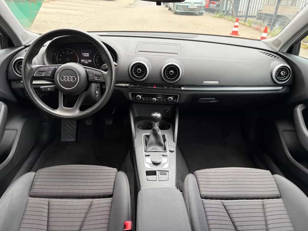 Audi A3 Sportback 35 TFSI sport Navi Xenon Klimaaut 11/2018-photo-34