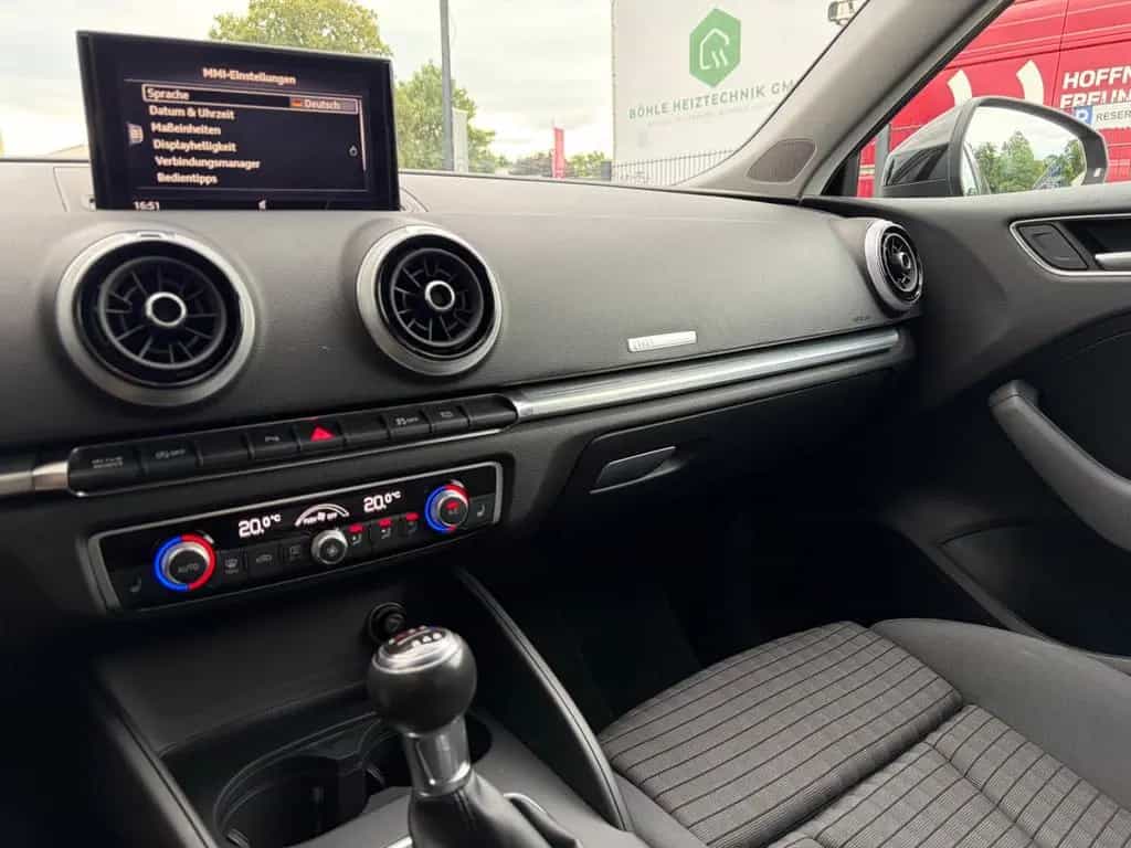 Audi A3 Sportback 35 TFSI sport Navi Xenon Klimaaut 11/2018-photo-35