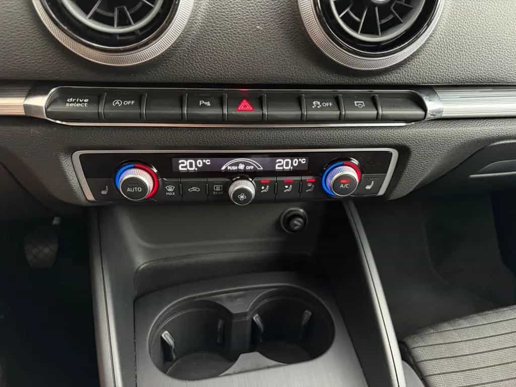 Audi A3 Sportback 35 TFSI sport Navi Xenon Klimaaut 11/2018-photo-36